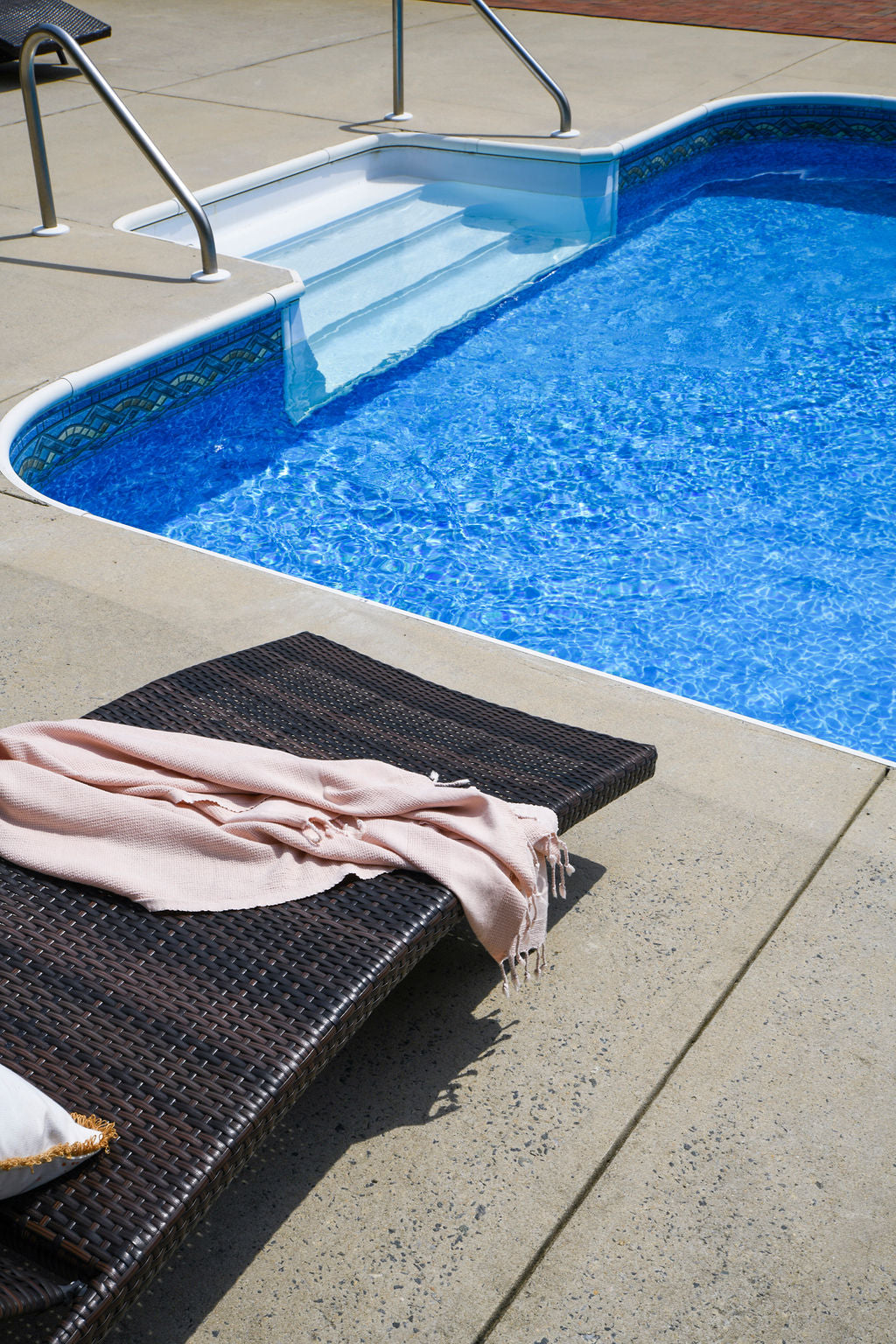 STONE | PREMIUM BEACH TOWEL | VINTAGE BLUSH