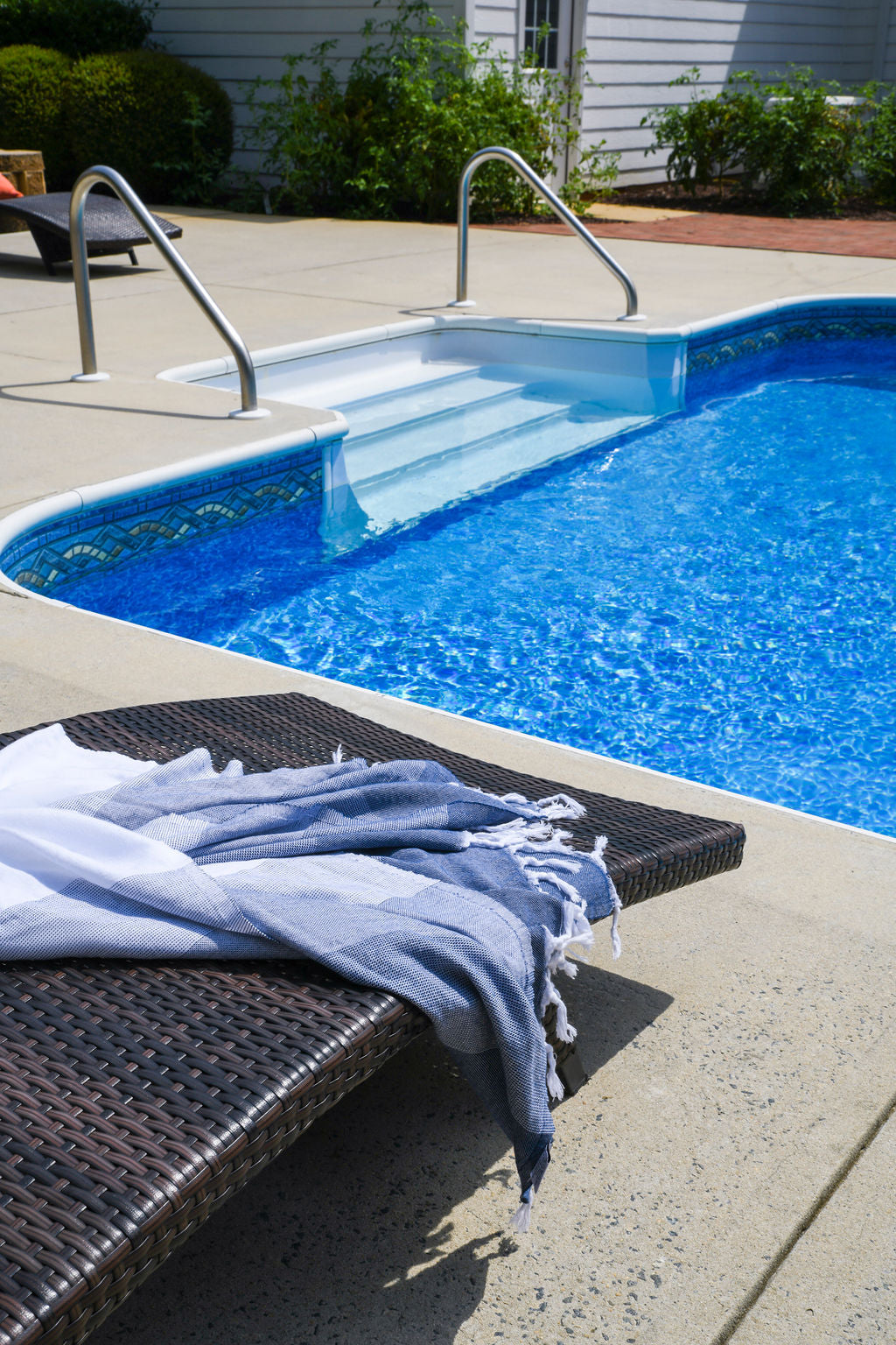 SHADES | CLASSIC BEACH TOWEL | INDIGO